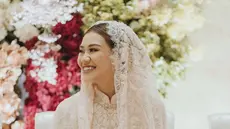 Aaliyah Massaid tersenyum cantik di momen pengajian. (Foto: Instagram/ aaliyah.massaid)