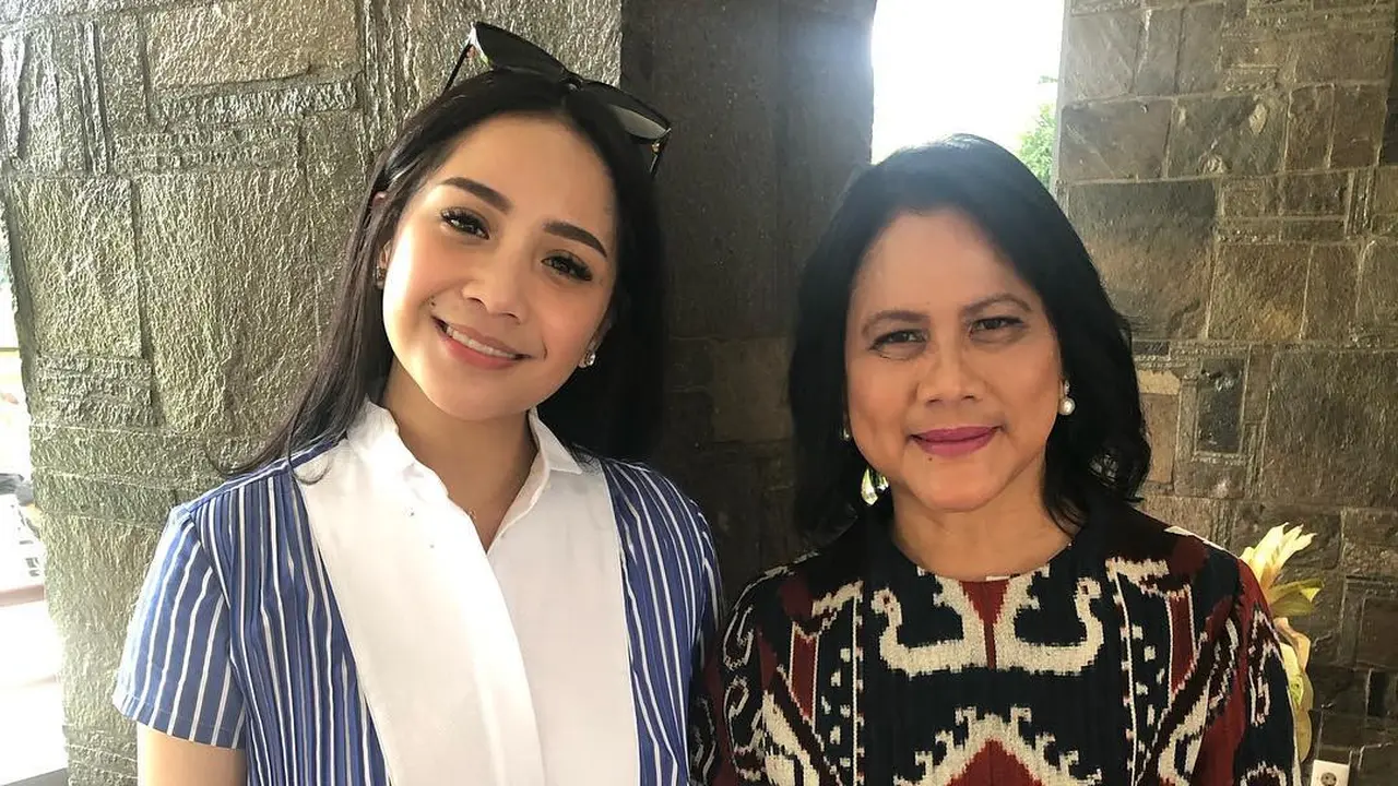 Nagita Slavina dan Iriana Jokowi