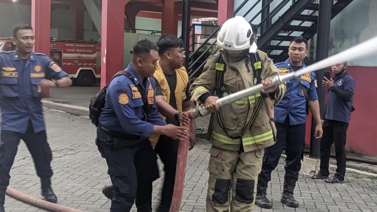 Usai Minta Maaf Bikin Laporan Fiktif Kebakaran, Oknum DC Diberi Hukuman Simulasi Pemadaman