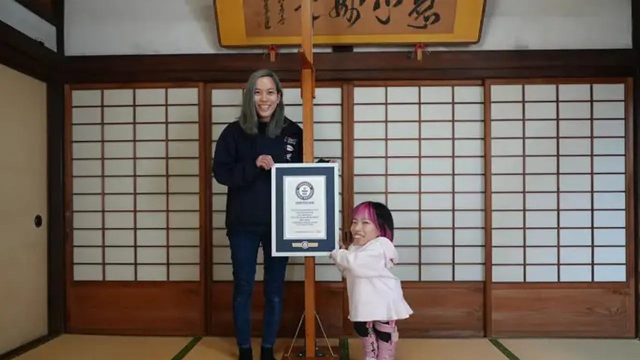 Si Kembar Yoshie dan Michie Kikuchi Miliki Perbedaan Tinggi Badan 75 Sentimeter (Source: Guinness World Records)