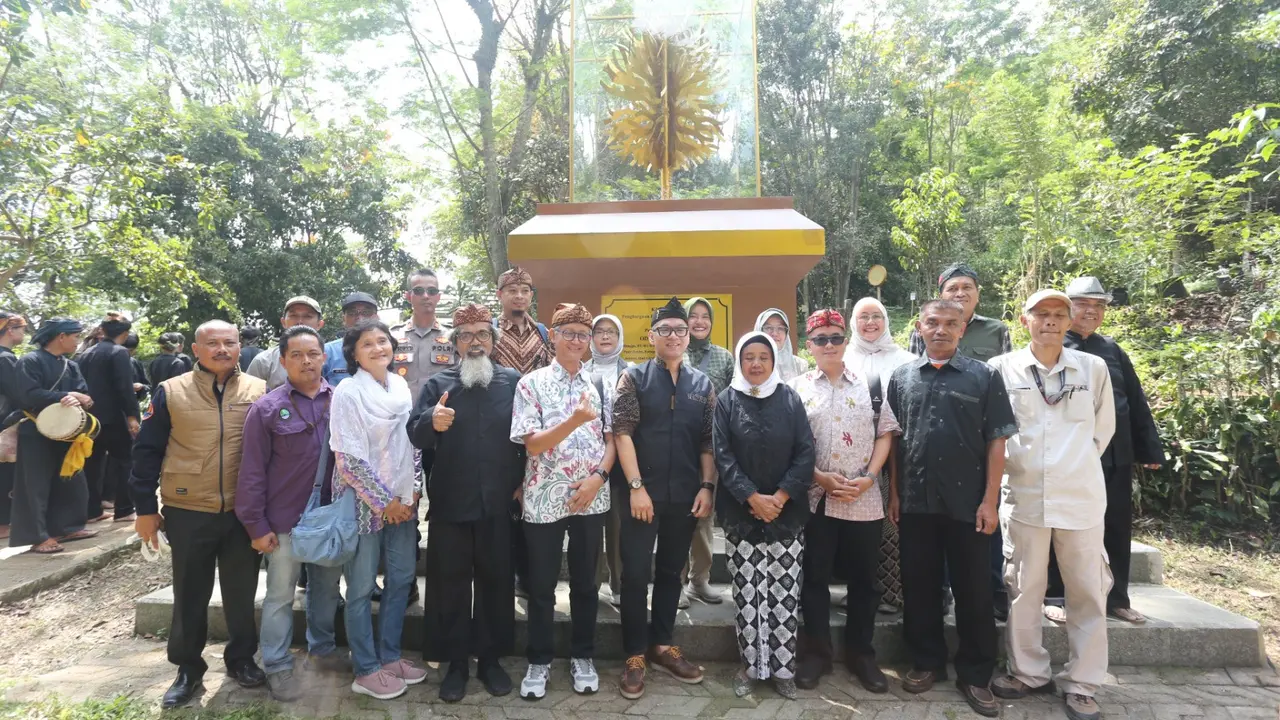 Yayasan KEHATI meresmikan Tugu Kalpataru di Taman Herbal Kebun Tanaman Obat (KTO) Sari Alam. (Liputan6.com/ ist)