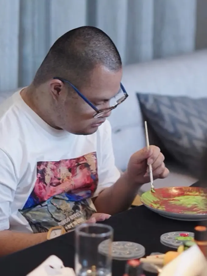 Berkebutuhan Khusus, Karya Seniman Down Syndrome Diego Berel Terpajang di London hingga Hotel Bintang Lima