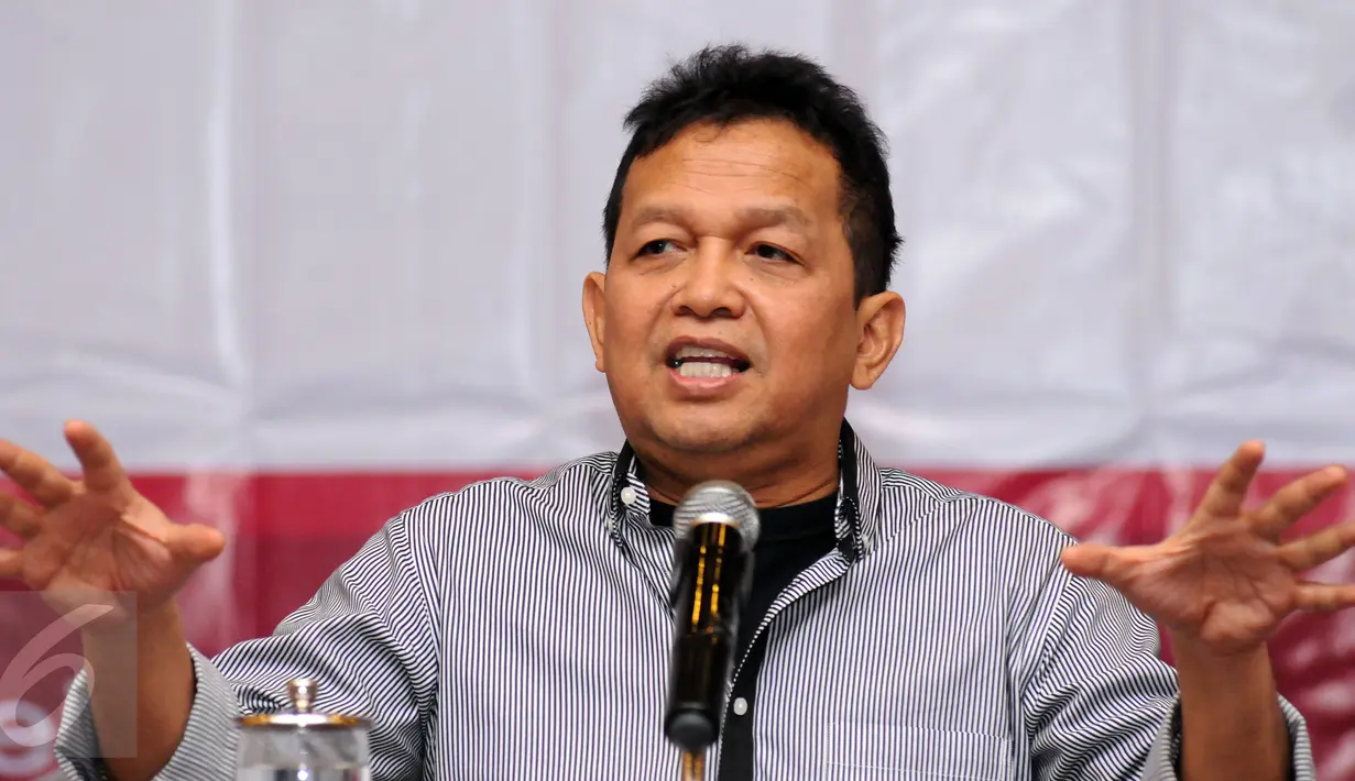 Ketua Komite Ekonomi dan Industri Nasional (KEIN), Soetrisno Bachir menyampaikan presentasi saat menjadi pembicara kunci pada Workshop di Bogor, Sabtu (13/8/2016). Workshop mensosialisasikan Tupoksi dan program KEIN. (Liputan6.com/Helmi Fithriansyah)