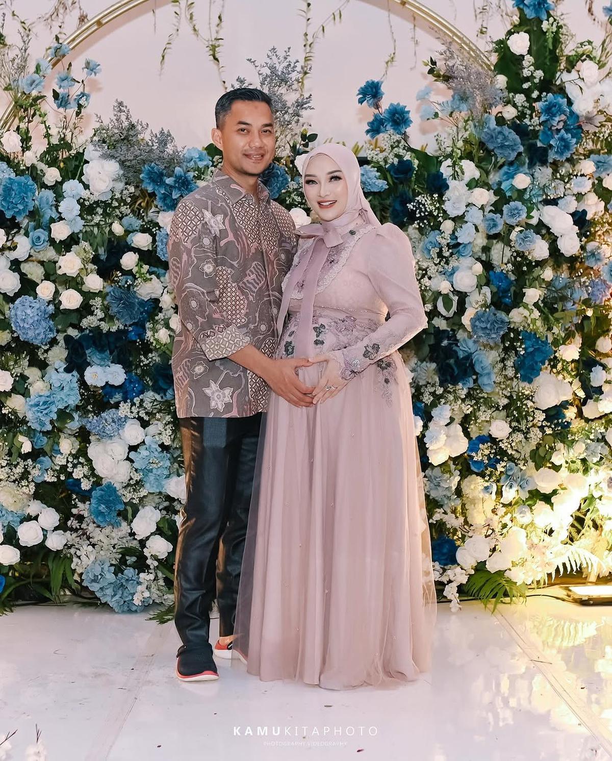Potret Acara Tasyakuran 7 Bulan Kehamilan Zaskia Gotik, Tampil Cantik dengan Gamis Pink Berpita