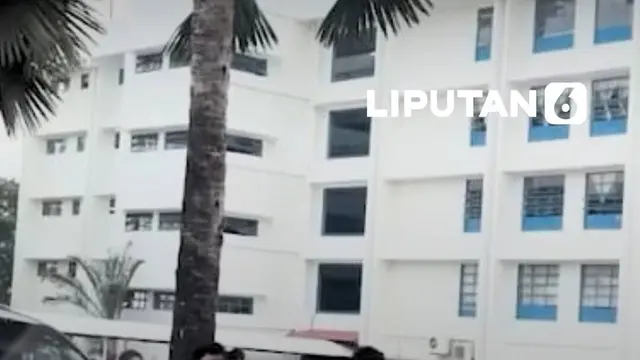 Momen Tembakan Meletus, Siswa Panik Berlarian