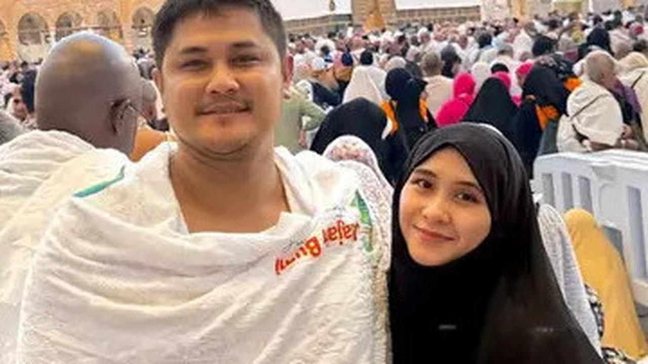 Ryana Dea Dapat Kejutan Naik Haji dari Suami, Menangis Selama di Tanah Suci