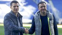 Pelatih Barcelona, Luis Enrique (kanan) dan pelatih Espanyol, Constantin Galca, menjelang laga leg kedua Copa del Rey, di Stadion Power8, Kamis (14/1/2016) dini hari WIB. (Marca)