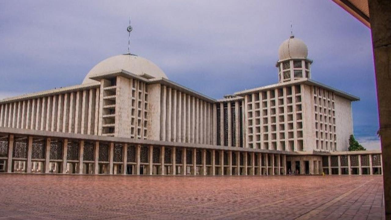 Cerita SIG Kontribusi Bangun Masjid Istiqlal, Butuh 7.000 Sak Semen Dikirim dari Gresik