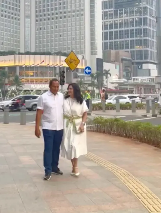 (Instagram/bellasaphiraofficial)