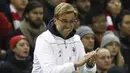 Ekspresi kegembiraan pelatih Liverpool, Juergen Klopp, usai membawa timnya menaklukan MU 2-0 pada laga Liga Europa. Selain ramah dan dekat dengan anak asuhnya Klopp juga merupakan sosok yang ekspresif. (Reuters/Phil Noble)