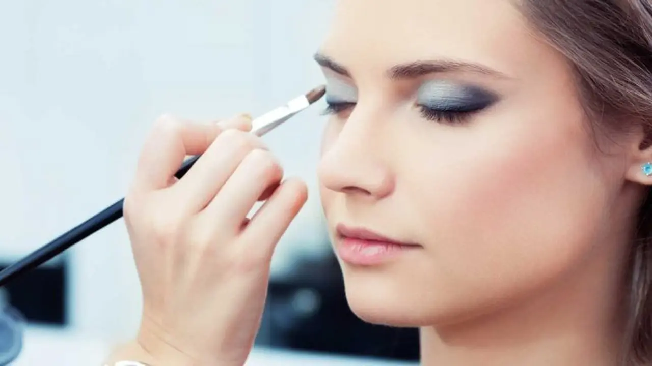 Jauh dari Kucel, Makeup Ini Cocok Buat Kamu