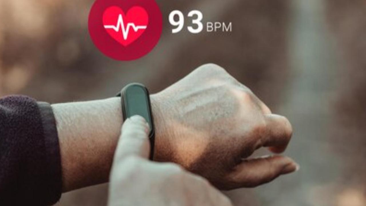 Teknologi Pintar untuk Jantung Sehat, Menjelajahi Peran Wearable Devices dalam Kesehatan Kardiovaskular
