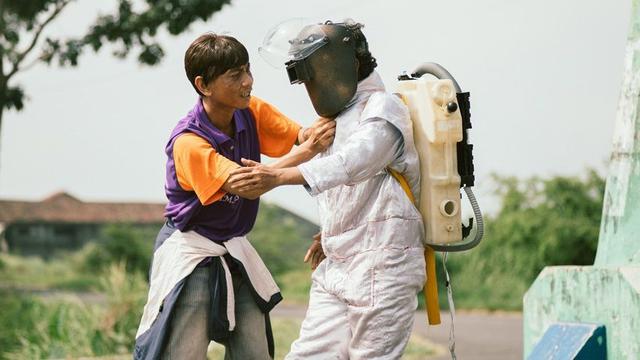 hiruk pikuk si alkisah