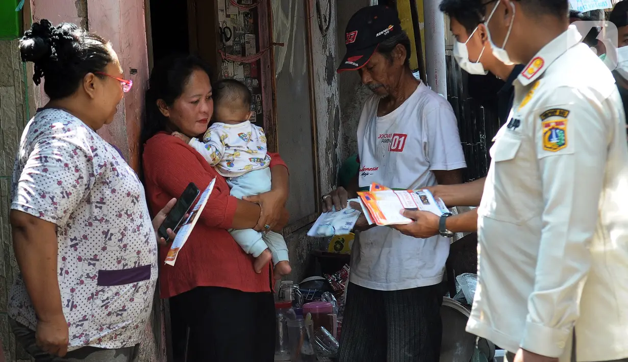 Indek kualitas udara (IKU) di Jakarta tinggi karena konsentrasi PM2,5 saat ini sudah 12,2 kali lebih tinggi dari nilai panduan kualitas udara Organisasi Kesehatan Dunia (WHO), yakni 154 AQI US. (merdeka.com/Imam Buhori)