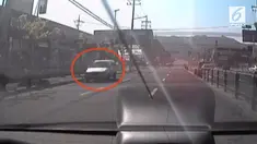 Kecelakaan di kota Boryeong mengakibatkan seorang sopir pingsan di dalam mobil. Namun mobil yang dikendarainya terus berjalan sejauh 200 meter.