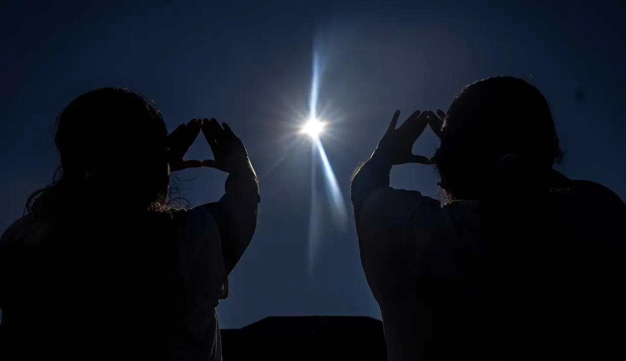 Secara periodik Equinox berlangsung dua kali setahun, yaitu pada bulan Maret dan September. (CARL DE SOUZA/AFP)