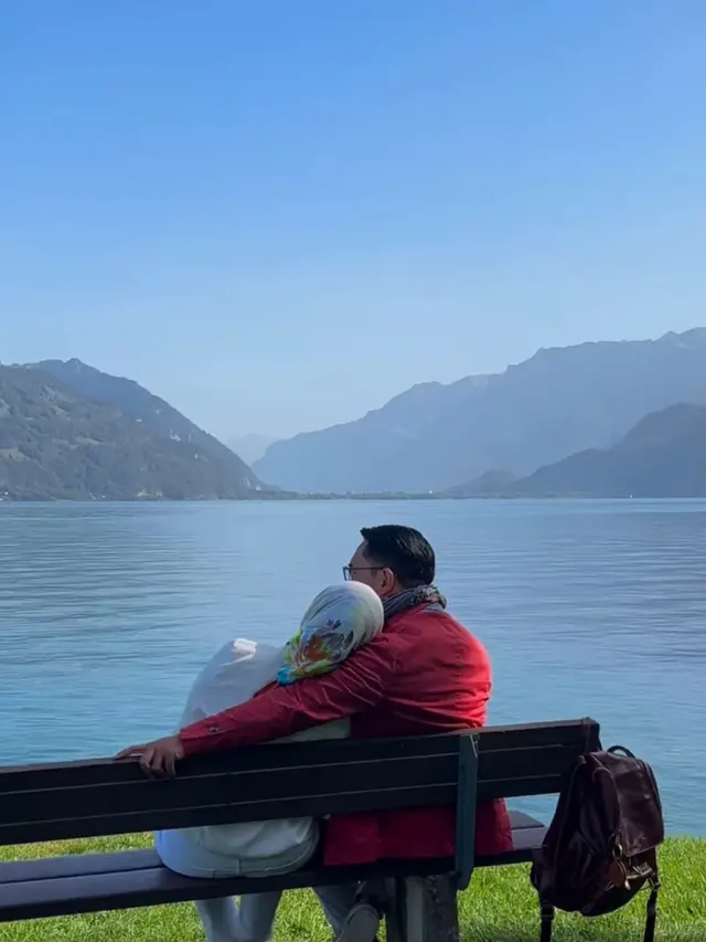 Ridwan Kamil dan Istri Touring di Swiss