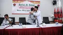 Ketua DPP Bidang Pemenangan Pemilu PDIP Bambang DH ( kedua kanan) menerima kedatangan Sekretaris Daerah Jawa Barat, Iwa Karniwa  di kantor Dewan Pimpinan Pusat (DPP) PDIP di Jalan Diponegoro, Menteng, Jakarta, Jumat (7/7). (Liputan6.com/Faizal Fanani)