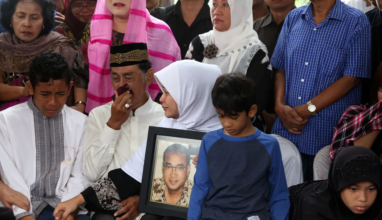 Yanni Libels dimakamkan di TPU Tanah Kusir