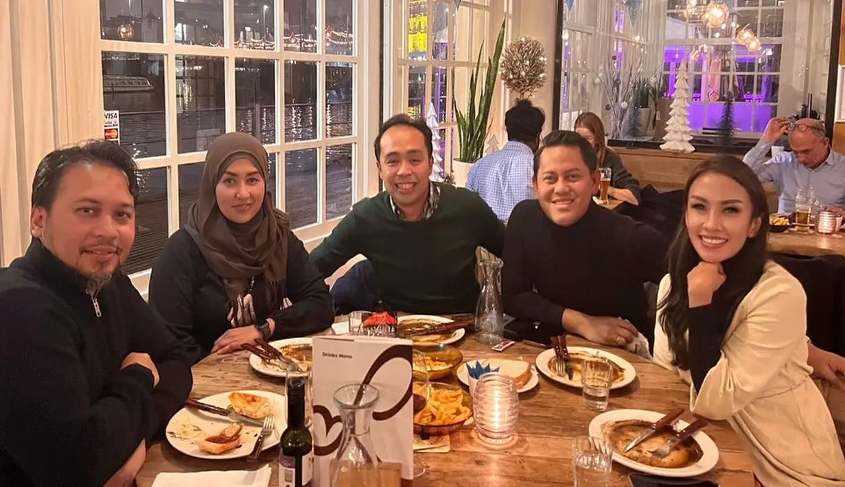 [Instagram/melanieputria]