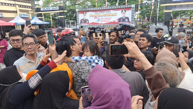 Momen Haru Balita 4 Tahun di Makassar Kembali ke Pelukan Orang Tua Usai Hilang Diculik