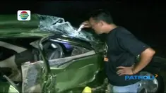 Tiga penumpang minibus tewas sementara satu lainnya mengalami luka parah.