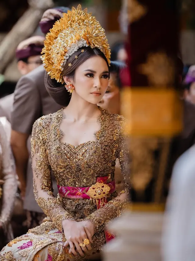 Jadi Inspirasi Untuk Berbagai Acara, Intip Potret Mahalini Kenakan Kebaya dengan Berbagai Model
