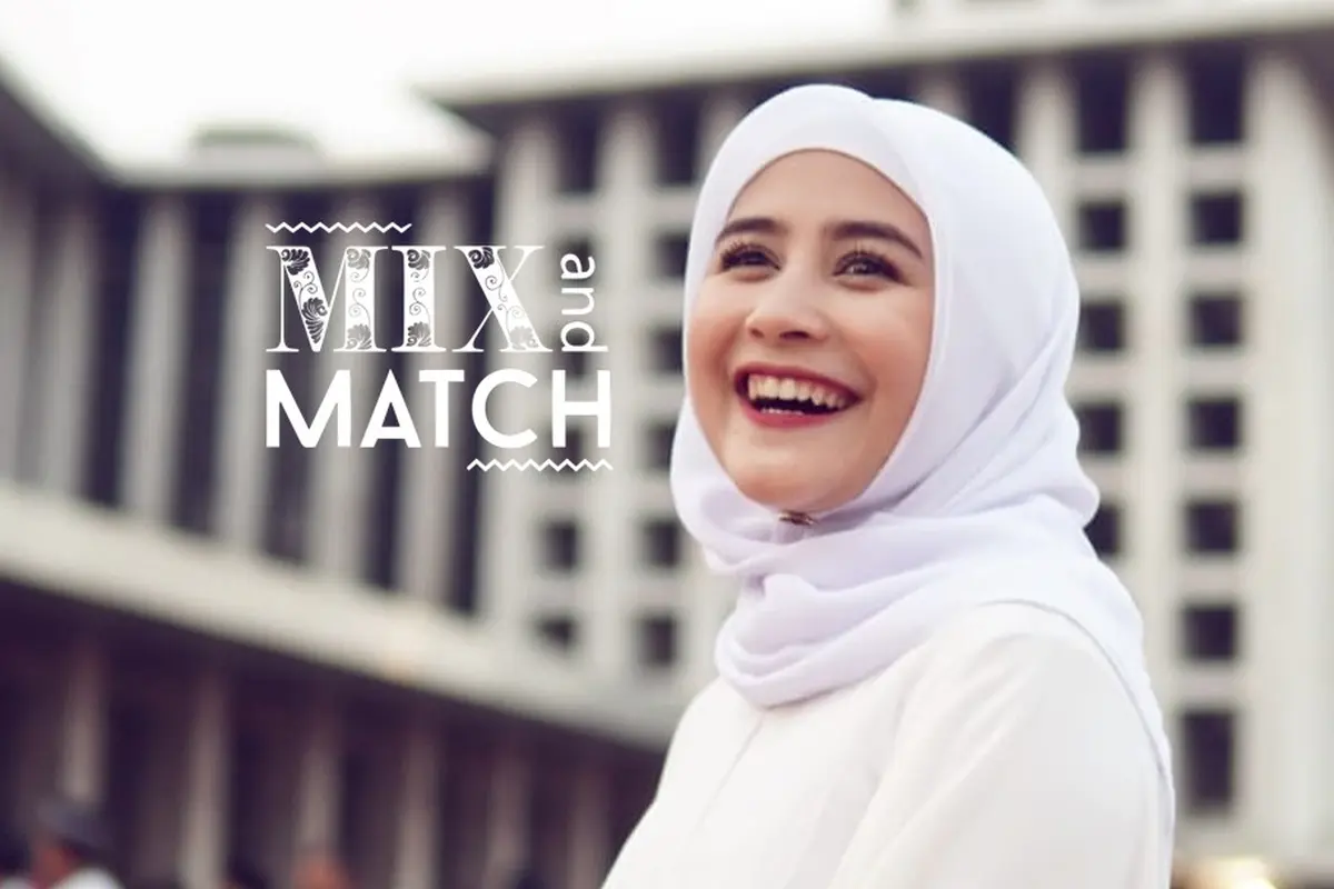 [Bintang] Mix and Match: Berencana Mudik Lebaran, Ikuti Gaya Modest Prilly Latuconsina yang Anti Ribet