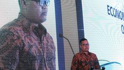 Dirut PT Danareksa Investment Management Marsangap P. Tamba saat menjadi pembicara pada Economic & Investment Outlook 2018 yang bertajuk Optimisme di Tahun Politik di Jakarta, Rabu (17/1). (Liputan6.com/Pool/Eko)