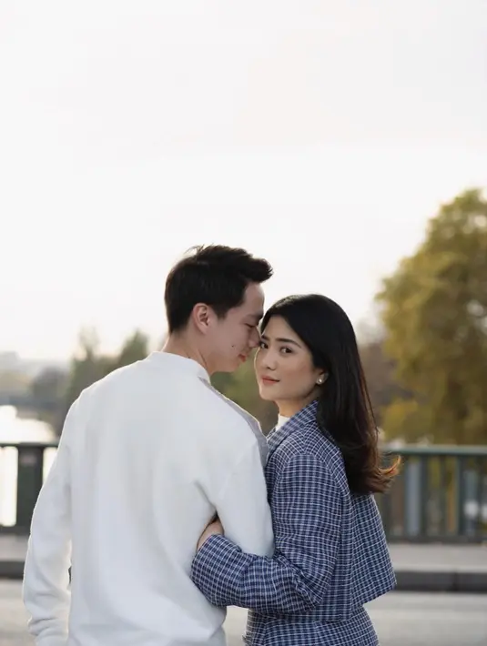 <p>Potret Valencia Tanoesoedibjo dan Kevin Sanjaya di Paris [Instagram/valenciatanoe]</p>