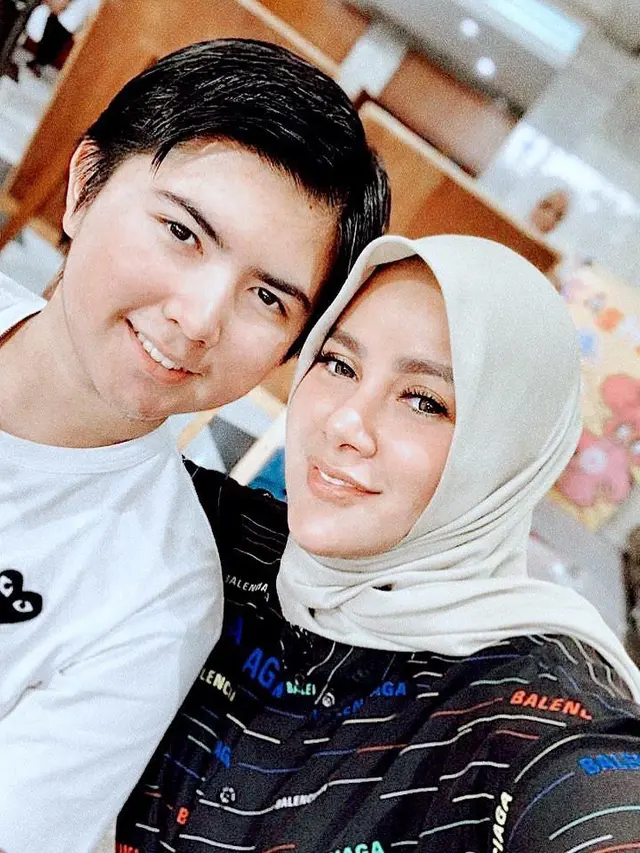 Momen Kompak Olla Ramlan dan Sean Michael Alexander (sumber: instagram/ollaramlanaufar)