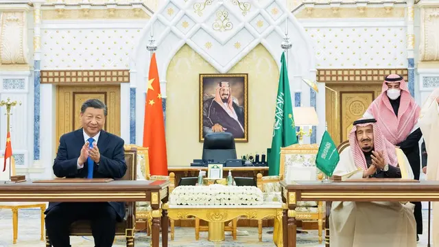 Presiden China Xi Jinping mengunjungi Arab Saudi dan langsung bertemu dengan Raja Salman bin Abdulaziz Al Saud. (Xinhua)