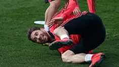 Pemain Real Madrid Sergio Ramos saat berlatih di kompleks latihan Valdebebas, Madrid, Spanyol, Senin (4/3). Real Madrid akan menjamu Ajax Amsterdam pada leg kedua babak 16 besar Liga Champions. (AP Photo/Manu Fernandez)
