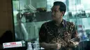 Pakar Hukum Tata Negara, Reflly Harun menyambangi Kantor Komisi Pemberantasan Korupsi (KPK), Jakarta, selasa (17/2/2015). (Liputan6.com/Faisal R Syam)