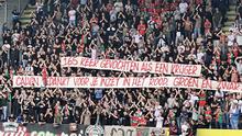 Pesan suporter NEC Nijmegen untuk Calvin Verdonk dalam laga di kandang Fortuna Sittard, Minggu (31/8/2025). (X/Maurice De Mandt)