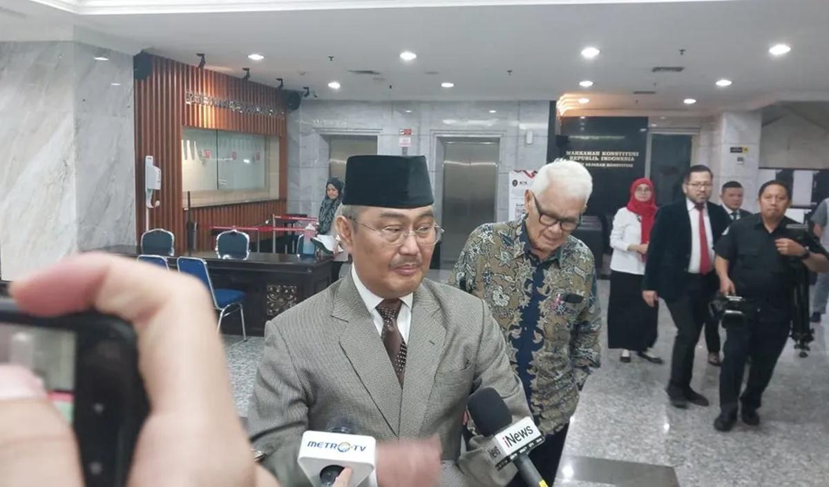 Dari kesalahan itu, menurut Jimly, memunculkan peristiwa dicopotnya Hakim Konstitusi Aswanto oleh DPR.<br>