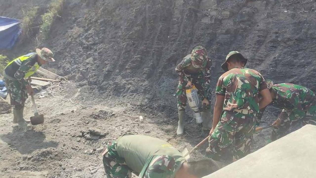 TNI Bangun Jembatan Gantung di Aceh Tengah, Buka Akses Antardesa Pasca Bencana