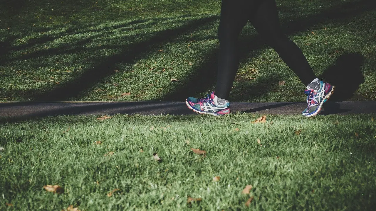 Cara walking workout untuk usia 50 tahun
