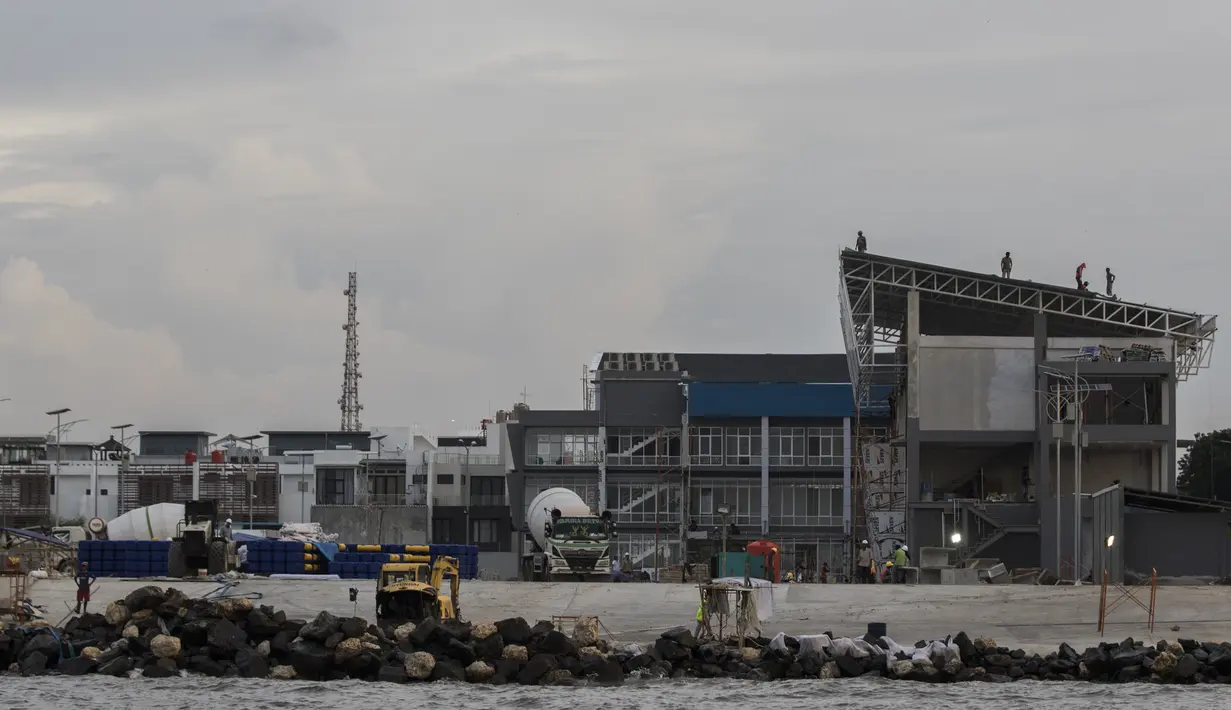 Suasana pembangunan venue cabang layar di Jakarta, Kamis (24/5/2018). Pembangunan venue ini diprediksi akan rampung pada awal Juli mendatang. (Bola.com/Vitalis Yogi Trisna)