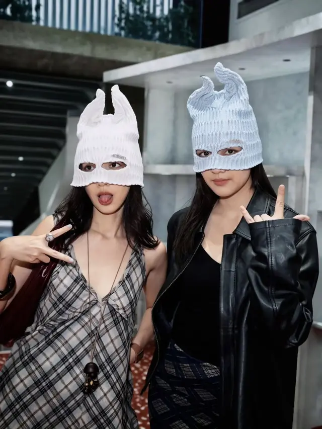Jajal Beragam Item di Toko Brand Fashion