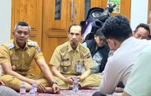 ⁠Bawa Duit Segepok Pecahan Rp100 Ribu, Wakil Walikota Bogor Malam-malam Datangi Rumah Kepsek Untuk Bayarin Siswi yang Tidak Bisa Ujian