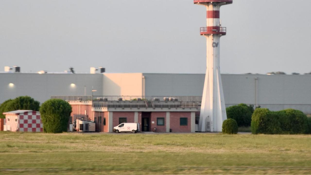 Satelit Ungkap China Nekat Bangun Pangkalan Udara di Pulau Sengketa Laut China Selatan, Ini Buktinya