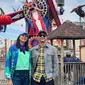 Setelah mengikuti ajang Boston Marathon, pasangan selebriti Kenes Andari dan Winky Wiryawan yang masih di Amerika Serikat langsung melanjutkan momen liburan. Menikmati momen liburan di Negeri Paman Sam, pasangan ini mengunjungi Coney Island. (Liputan6.com/IG/@kenesandari)