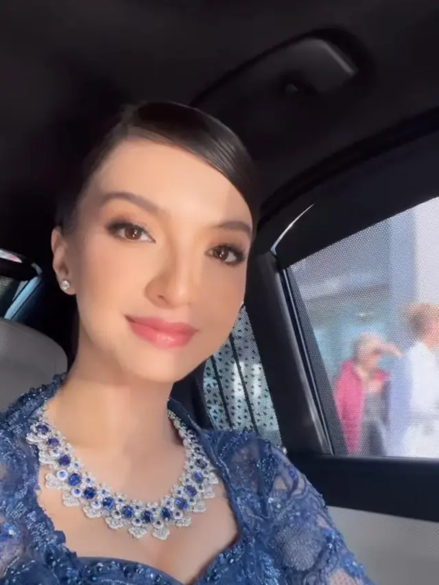 7 Potret Raline Shah di Festival Film Cannes 2023, Aura Kecantikannya Bersinar dengan Kebaya Biru