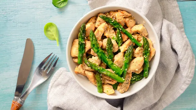 tumis sayur asparagus ayam