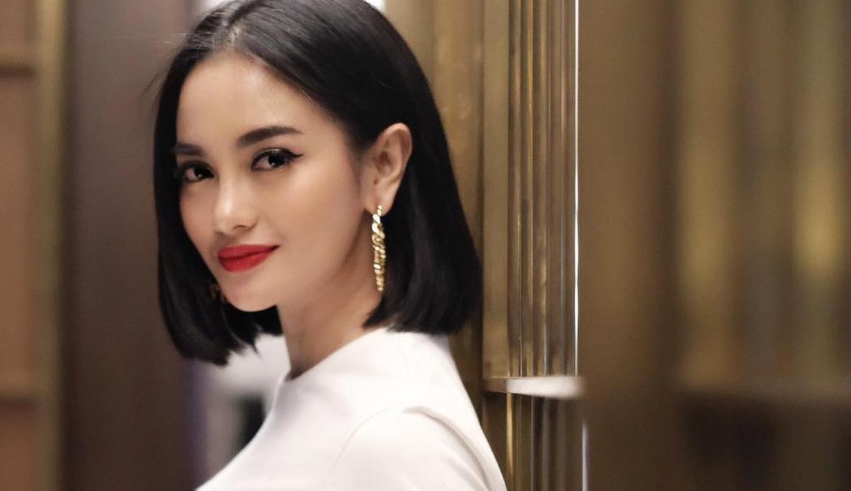 Gaya Ririn Ekawati dengan Tampilan Baru Berambut Pendek  