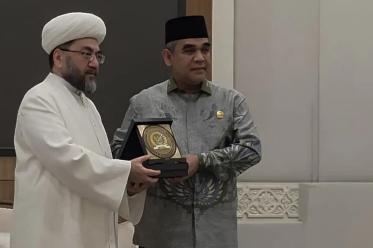 Ketua MPR sekaligus politikus Partai Gerindra Ahmad Muzani bertemu dengan Grand Mufti Uzbekistan, Syekh Nuriddin Khaliqnazarov.