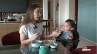 Nikita Willy Bagikan Tips Saat Bayi Malas Makan dan Tumbuh Gigi.&nbsp; foto: Youtube 'Nikita Willy Official'