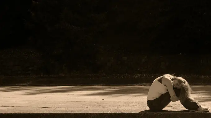 3 Cara Atasi Rasa Kesepian Akut