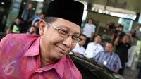 Menteri Agama Lukman Hakim Saifuddin saat tiba di gedung KPK, Jakarta, Kamis (25/6/2015). Kedatangan Lukman untuk membahas penggunaan dan penyerapan APBN di Kemenag sebagai upaya untuk mencegah korupsi di Kemenag. (Liputan6.com/Helmi Afandi)